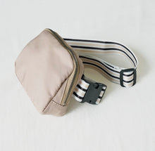 Load image into Gallery viewer, Crossbody Belt Bags